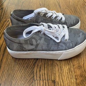 Camo Steve Madden platform sneakers